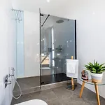 Luxury Del Duque Renovated 펜션 *