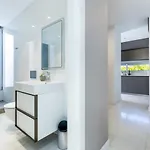 Luxury Del Duque Renovated 아데제