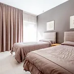 Luxury Del Duque Renovated 아데제