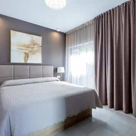 Luxury Del Duque Renovated Dom wakacyjny