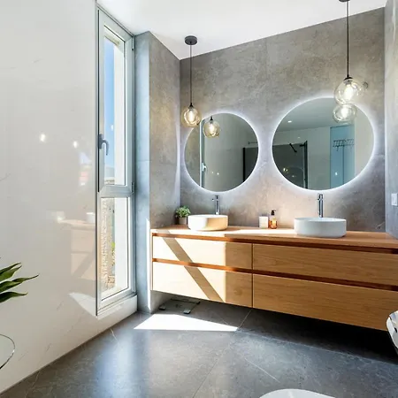 Feriehus Luxury Del Duque Renovated