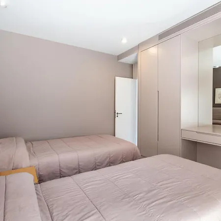 Luxury Del Duque Renovated Feriehus *