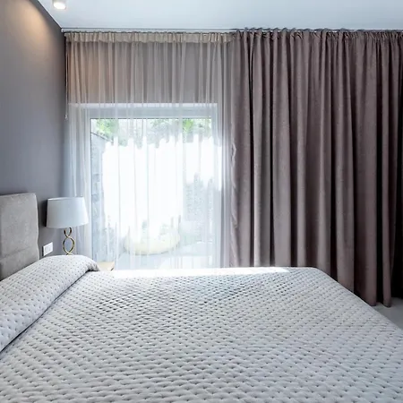 Luxury Del Duque Renovated בית נופש אדחה