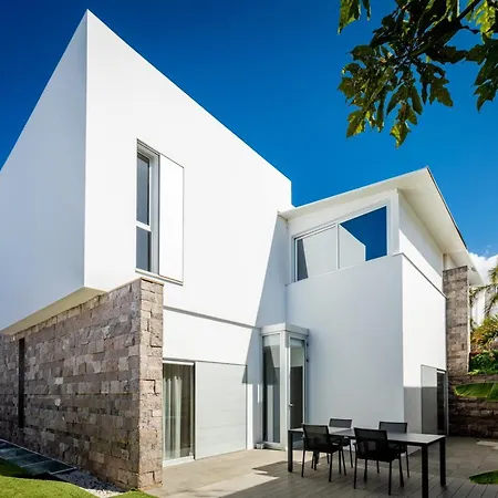 Luxury Del Duque Renovated Feriehus