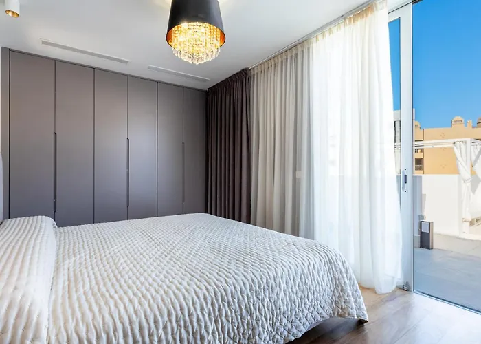 Luxury Del Duque Renovated *