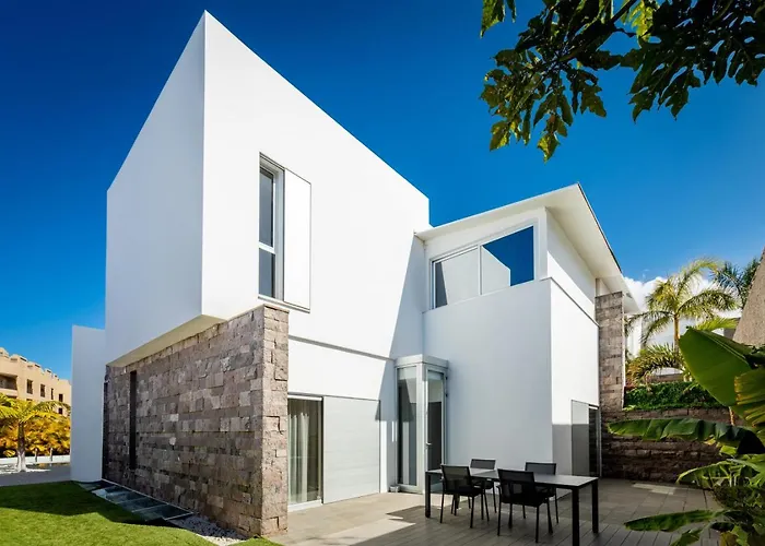 Luxury Del Duque Renovated Feriehus