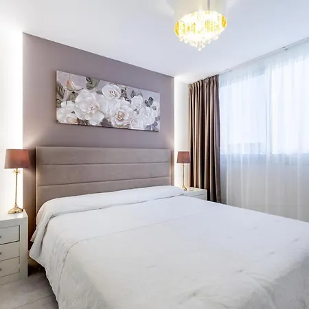 Luxury Del Duque Renovated * アデヘ